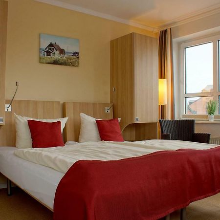 Baltic Koelln Hotel Хайлигенхафен Екстериор снимка