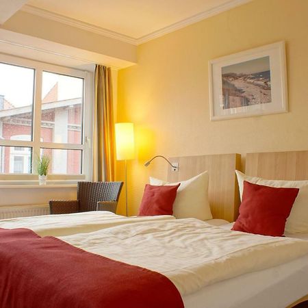 Baltic Koelln Hotel Хайлигенхафен Екстериор снимка