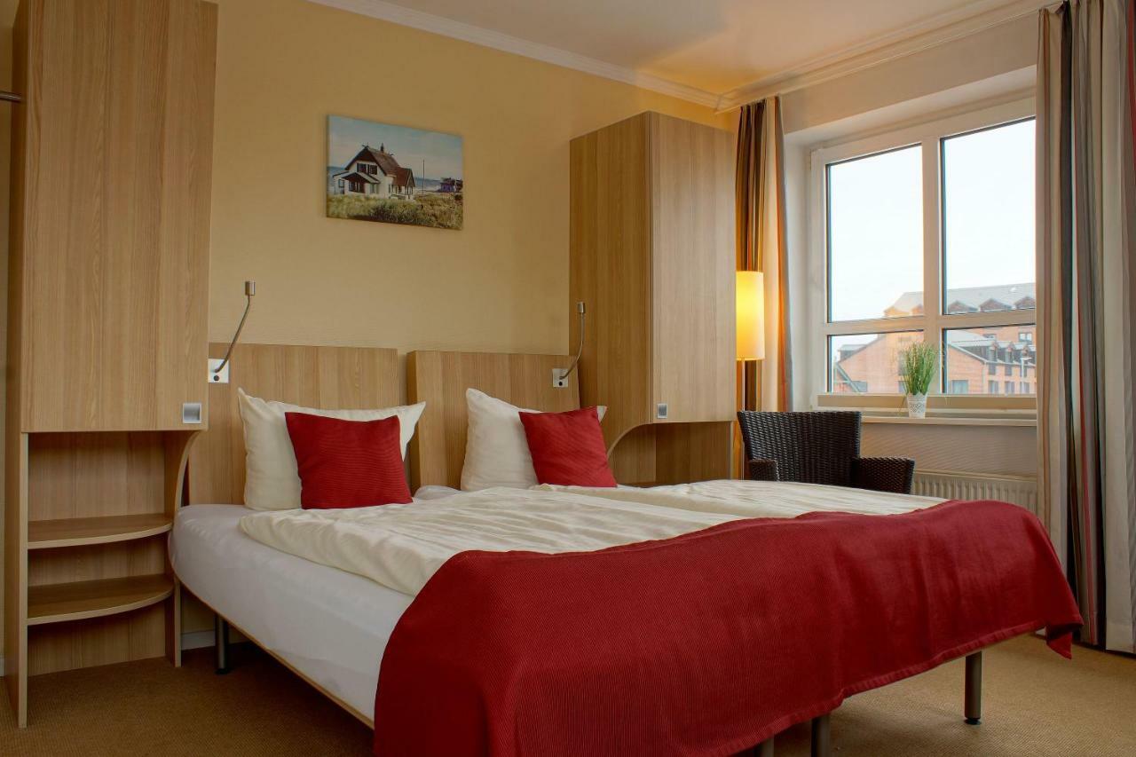 Baltic Koelln Hotel Хайлигенхафен Екстериор снимка